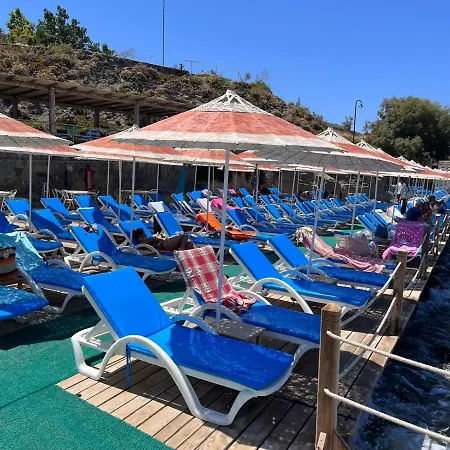 Gümüşlükte özel Plajlı Ve Havuzlu Müstakil Yazlık