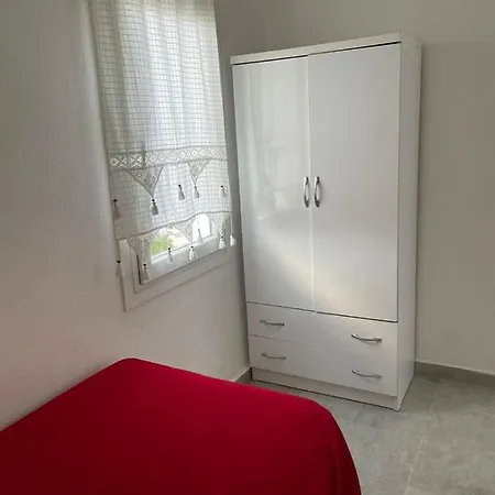 Vila Gumuslukte Ozel Plajli Ve Havuzlu Mustakil Yazlik *