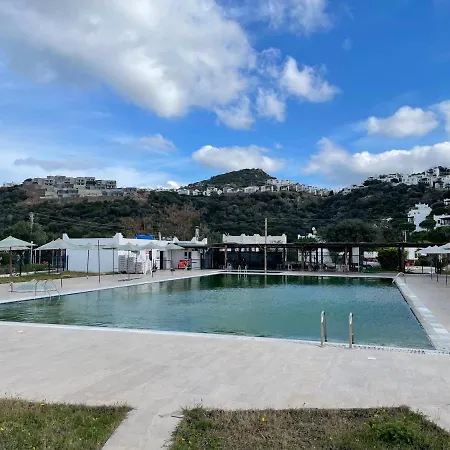 Vila Gumuslukte Ozel Plajli Ve Havuzlu Mustakil Yazlik Bodrum