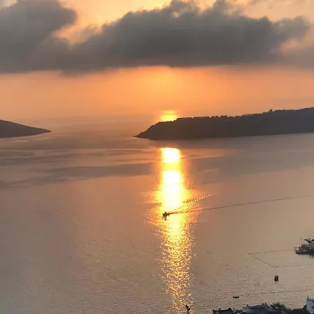 Gumuslukte Ozel Plajli Ve Havuzlu Mustakil Yazlik Vila *